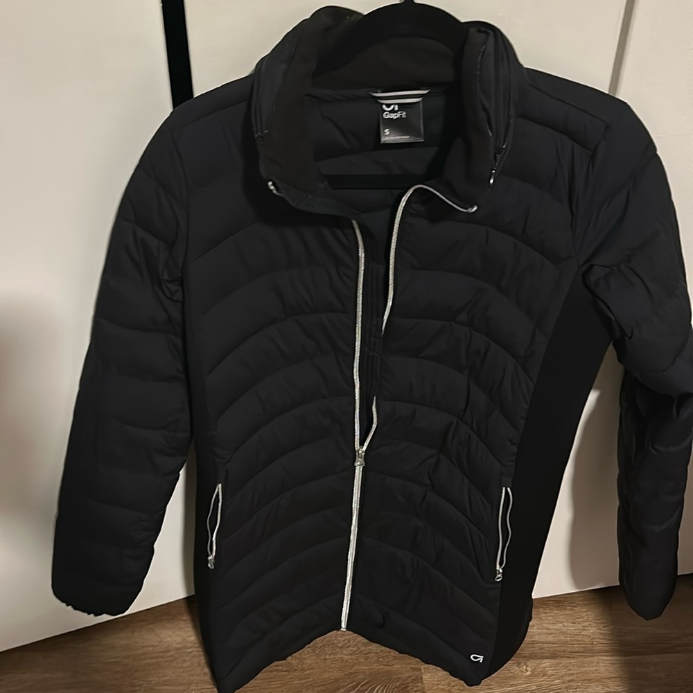 GAP Fit puffer coat